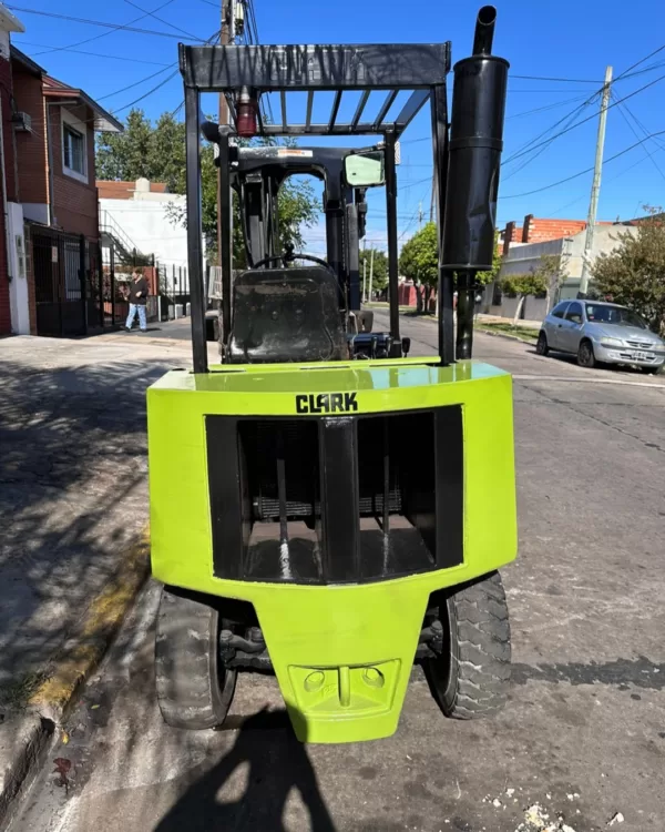 CLARK DIÉSEL 2500KG - Imagen 2