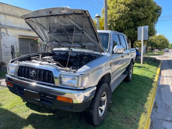 TOYOTA HILUX SRV 4X2 - Imagen 3